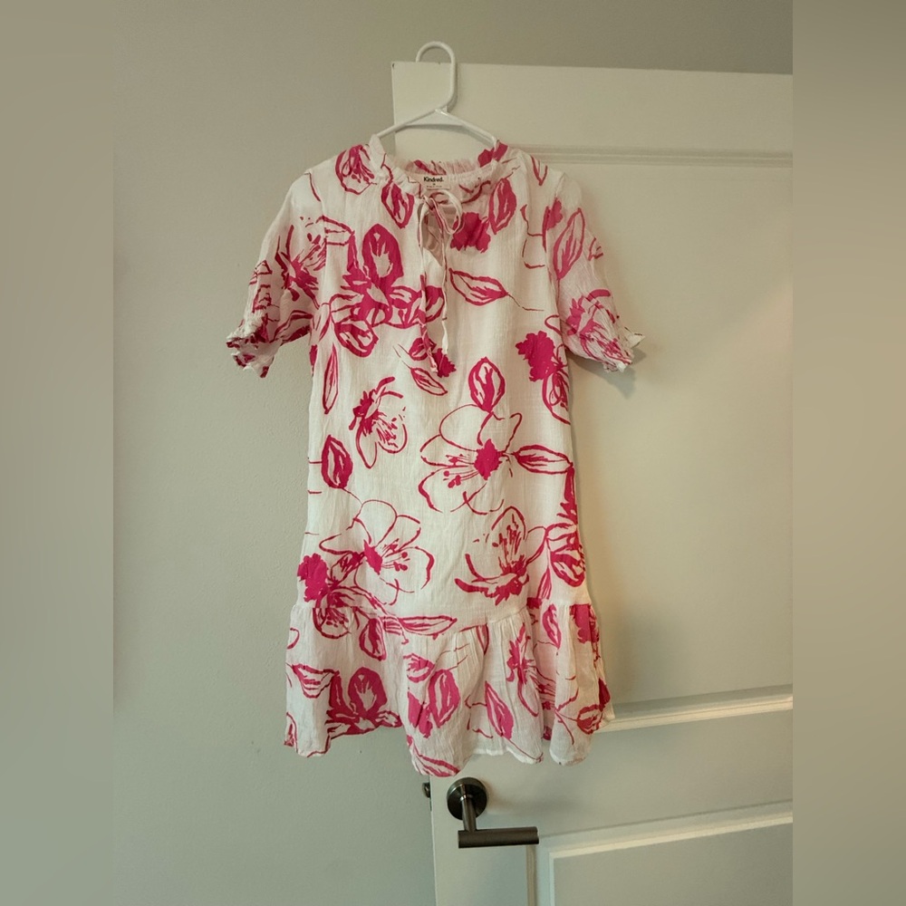 Kindred White Pink Floral Shift Dress Ruffle Neck Short Sleeve Drop Waist🩷 - Picture 5 of 12